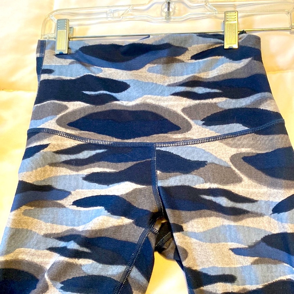 Lululemon - , align -super high -rise pant 31’ size 2 - Picture 2 of 3